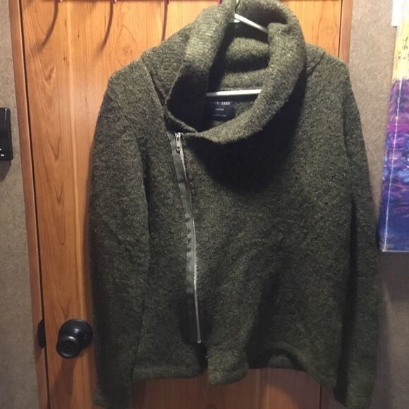 Love Tree Front Zip Moss Green Sweater Sz. Medium - Picture 1 of 8